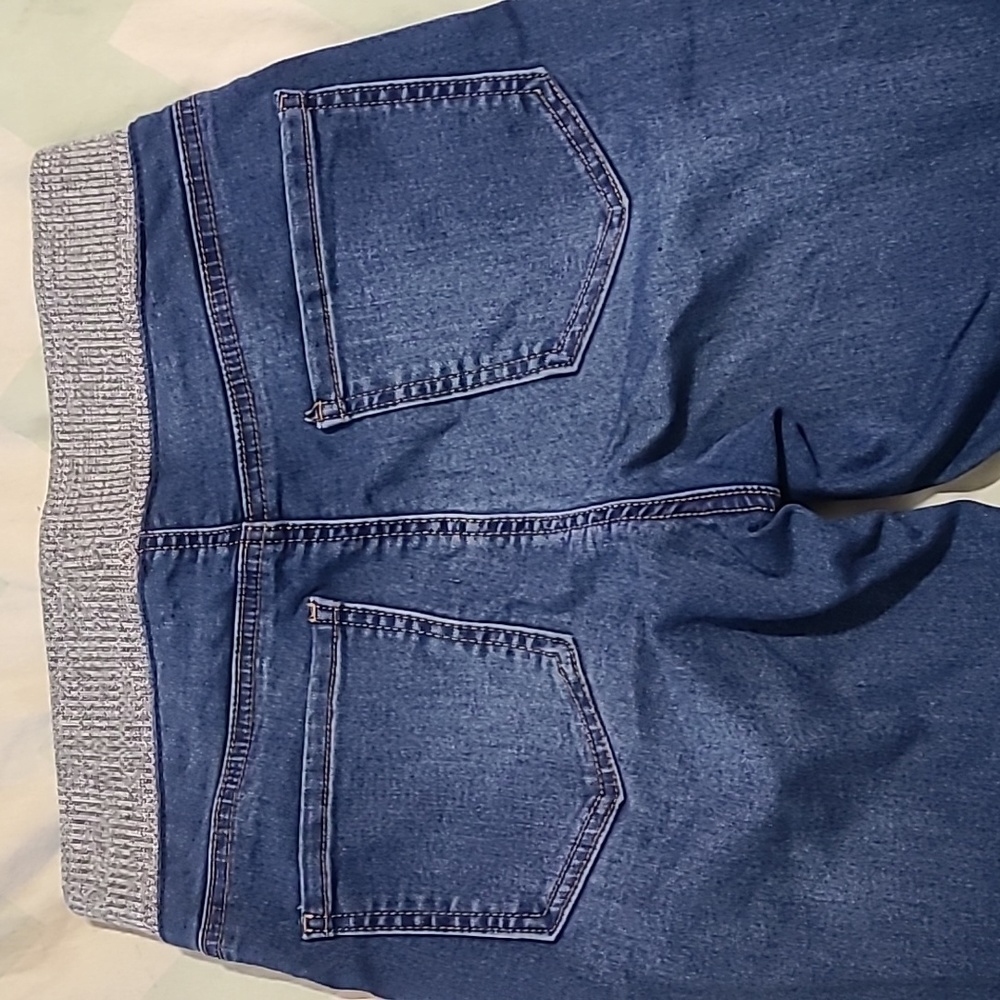 Jeans - Picture 3 of 4